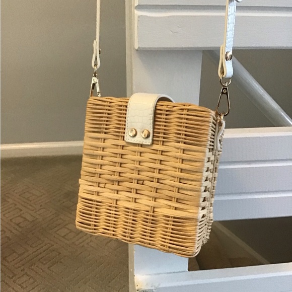 NWOT Topshop wicker handbag with shell closure - Picture 8 of 11